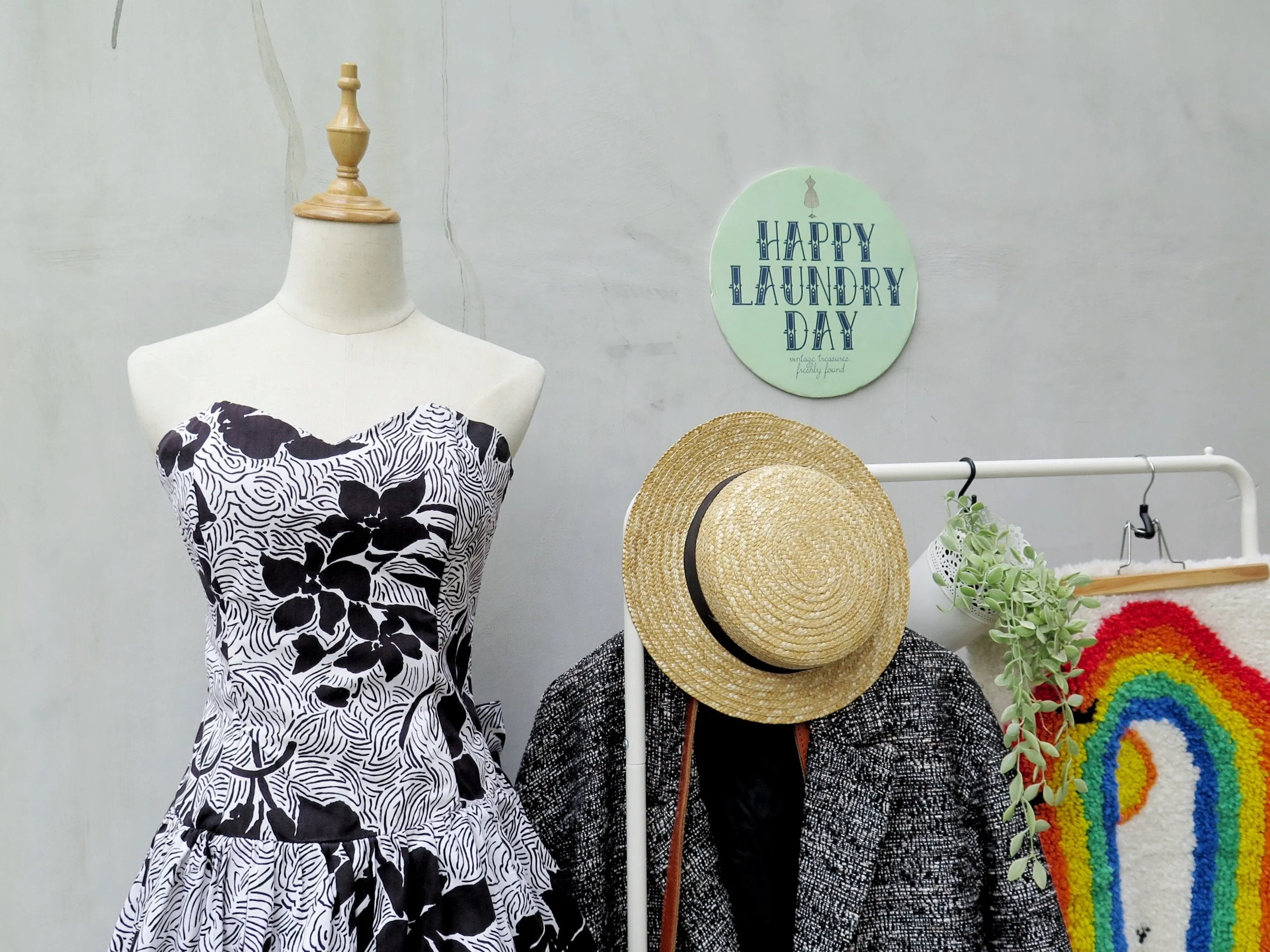 AbracaZebra | Vintage 1980s tiered Monochromatic black and white print prom dress