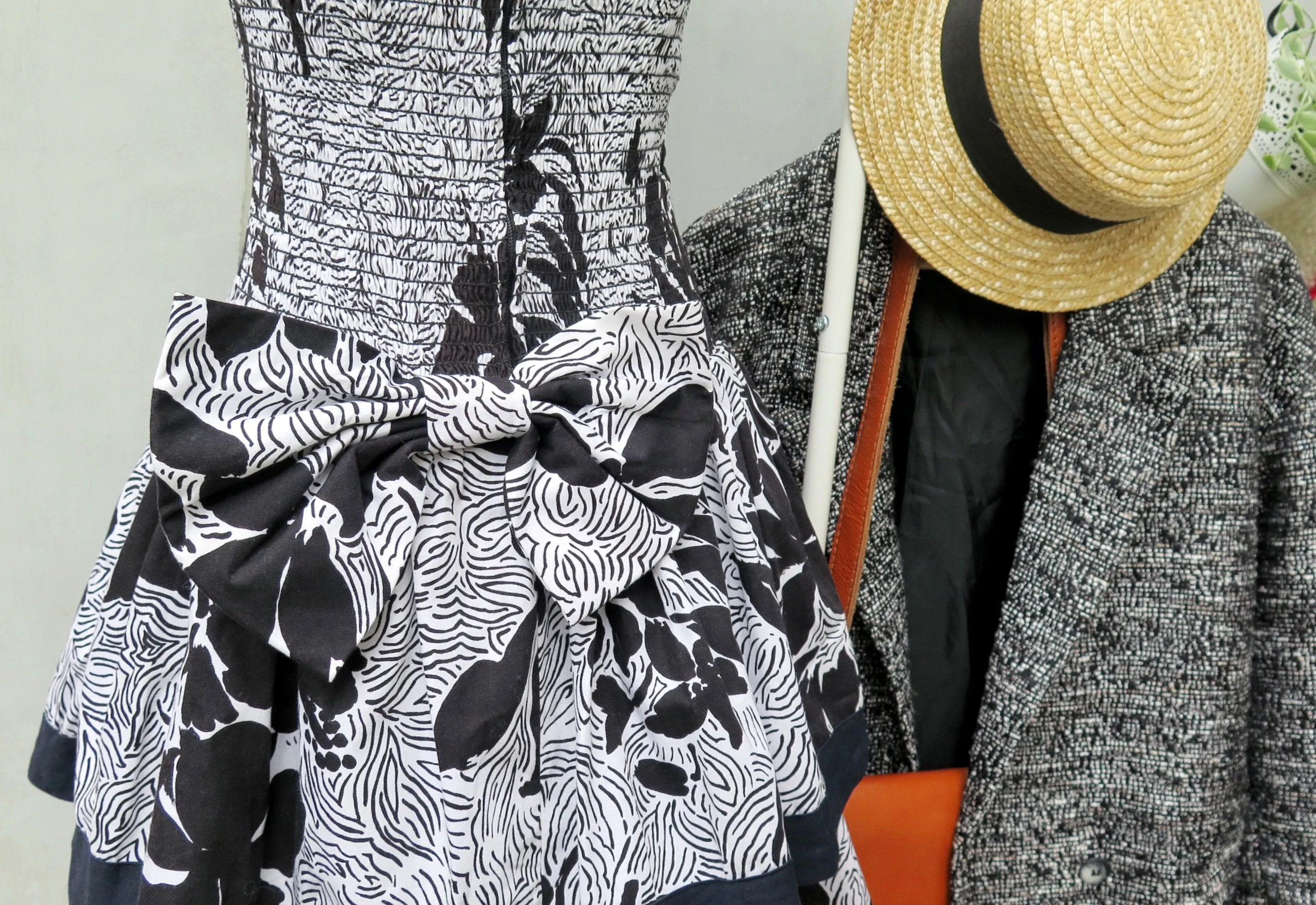 AbracaZebra | Vintage 1980s tiered Monochromatic black and white print prom dress