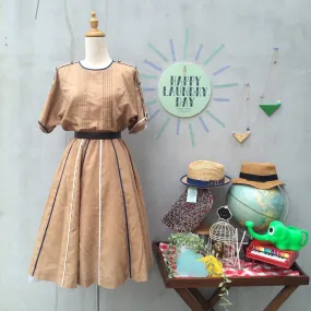 Betty Baileys | Vintage 1950s 1960s Brown Beige day dress with Blue buttons and stripe details