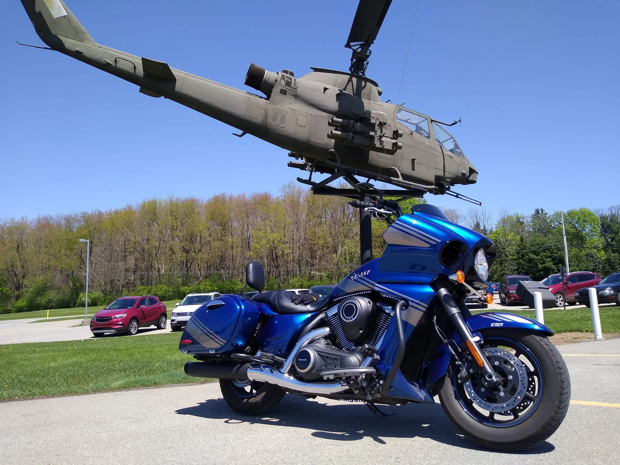 Black Exhaust for Kawasaki Vulcan Tourers, Slip-On Pipes for Kawasaki Vulcan Vaquero 1700 and Kawasaki Vulcan Voyager 1700 Touring Models