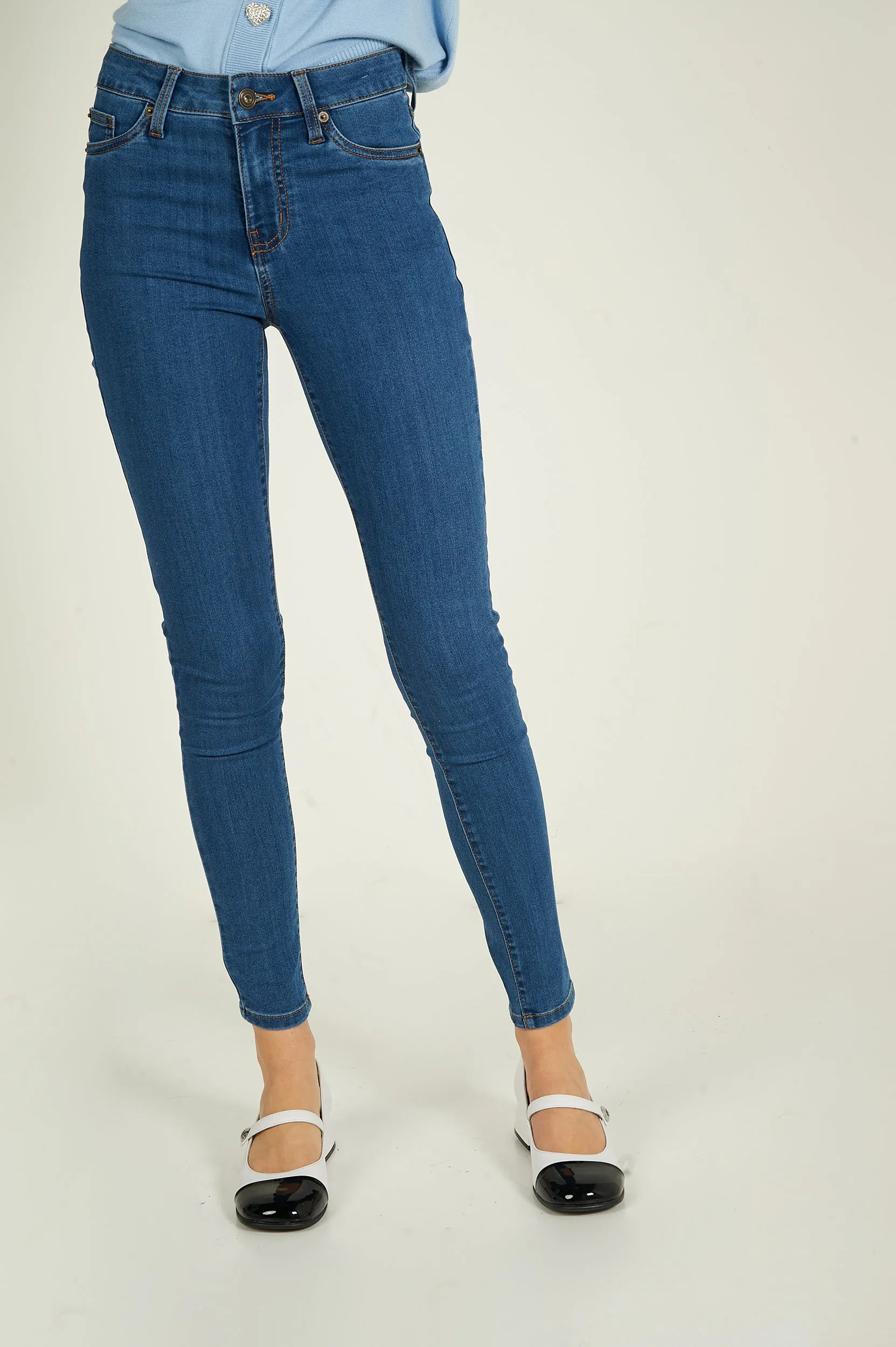 Jean à jambe étroite - CJ21038H18B - (E-C16)