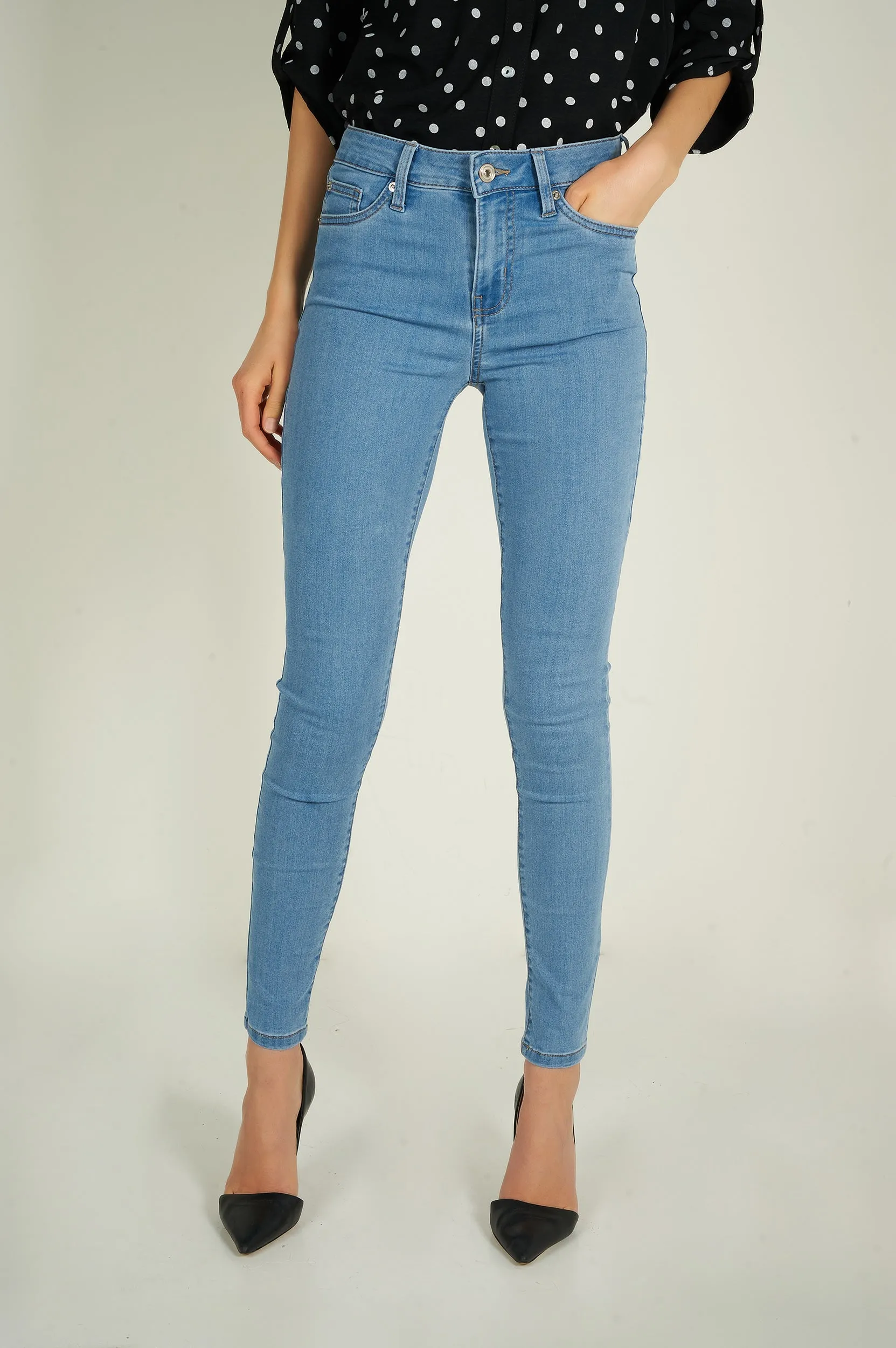 Jean à jambe étroite - CJ21038H18B - (E-C16)