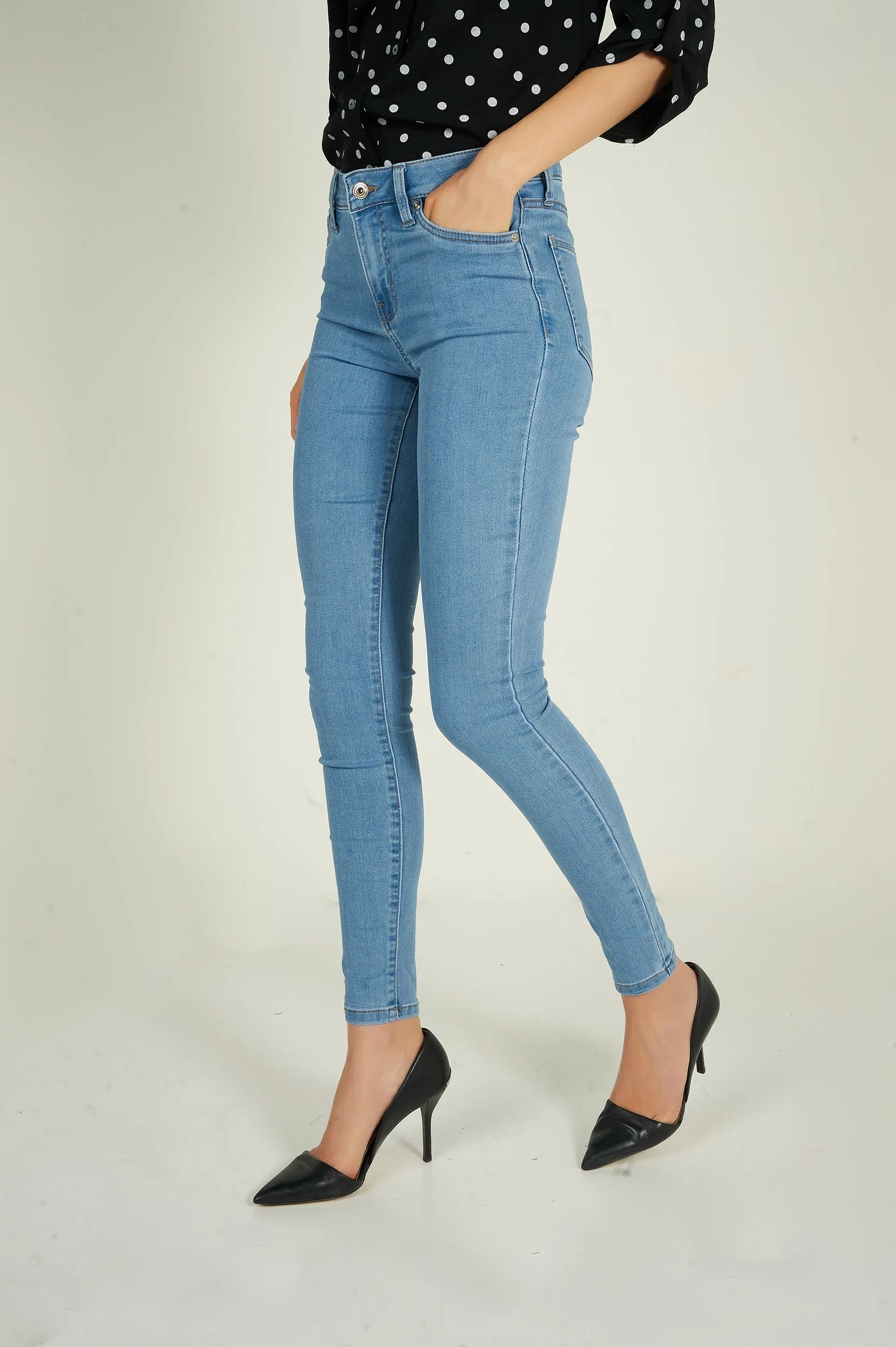 Jean à jambe étroite - CJ21038H18B - (E-C16)
