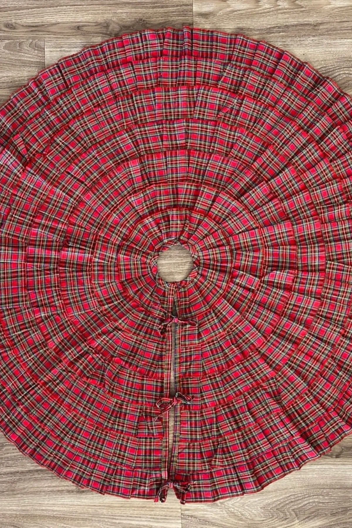 Ruffled Christmas Tree Skirt Decor